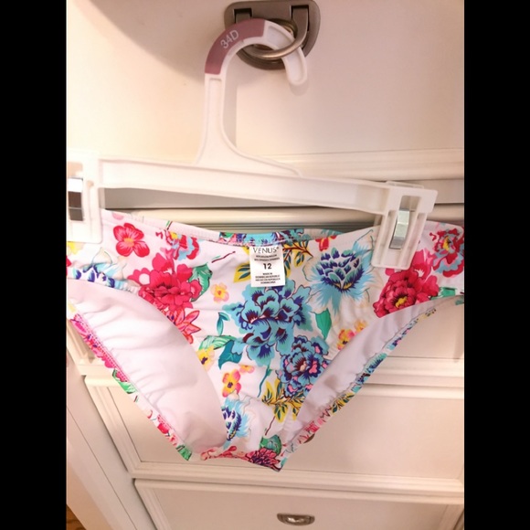 New Venus swimwear bandeau bikini - Picture 4 of 7